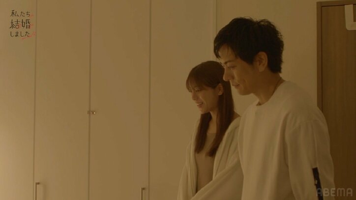 貴島明日香、15歳年上夫とベッドイン!パジャマで甘えモードな姿にチョコプラ「俺らの知ってる明日香ちゃんじゃない」『私たち結婚しました4』第1話