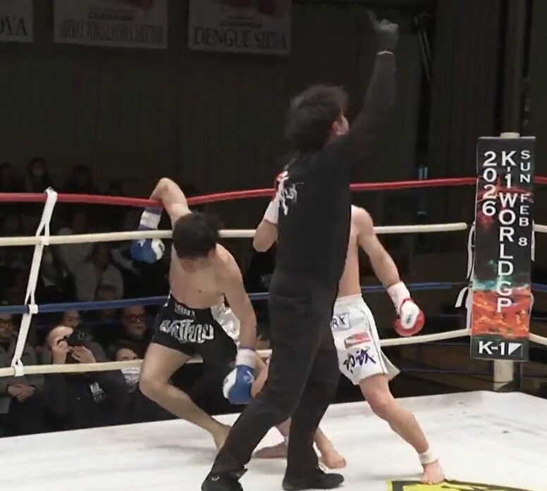 ロープにもたれたまま…ラウンドガール絶句の衝撃KO 驚異のタフネスも突如“糸が切れた”ような劇的決着