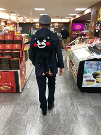 桂文枝『くまモンを背負って』