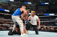 【映像】リング上で屈辱のキス→大ブーイングの瞬間