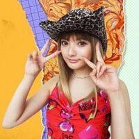 「かわいいが渋滞してる」「一生の推し」安斉かれん、テンガロンハットを被ったダブルピースショットにファン歓喜