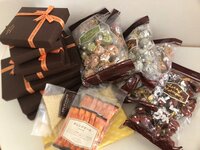 平野ノラ『チョコ爆買い』