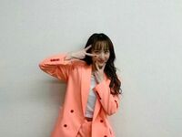 百田夏菜子、一癖あるダブルピースショットが「最高！かわいい」「大優勝」と話題