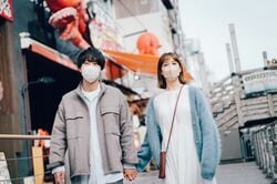 浅香航大、妻・トリンドル玲奈と大阪で手つなぎデート！仕事終わりにサプライズ訪問『私たち結婚しました2』第4話