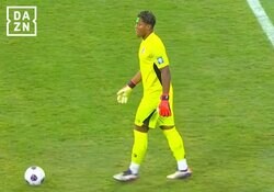 「ふざけるなよ！」中国戦が大荒れで日本ファン激怒…レーザーポインター攻撃、観客乱入、国歌にブーイング、ハードタックル連発「民度低すぎ」「荒いよ」