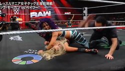 「どこ叩いてんねんw」女子プロレス、レフェリー“ギリギリ”のカウントに「叩く場所w」ツッコミの声も