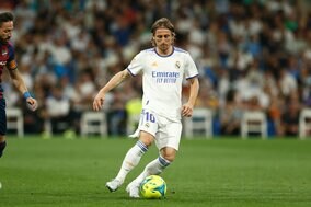 「おめでとう、レジェンド」モドリッチが家族とともに「37歳」の誕生日祝う! チームメイトやマルセロら元同僚たちがコメント