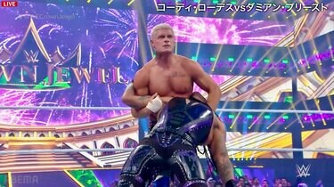 首がもげる」米人気レスラーが変形DDT“3連発”！ 敵はグロッキーも