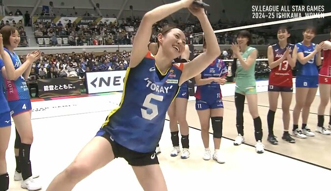 表彰式でもおもしろダンス