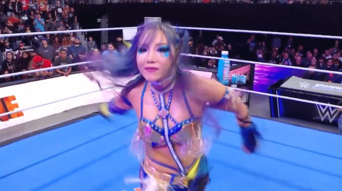 カメラ目線ではしゃぐカイリ