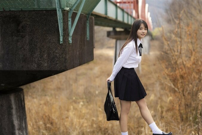 “制コレ24”小森香乃、見る人を惑わす“小悪魔で天使”な魅力 最新デジタル限定写真集が5月9日配信 3枚目