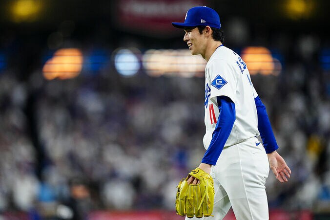 【写真・画像】なんで…！？ 佐々木朗希が「えげつない」相手打者の膝を崩した“衝撃の1球”「落ちすぎ」「これだけで無双できる」　1枚目