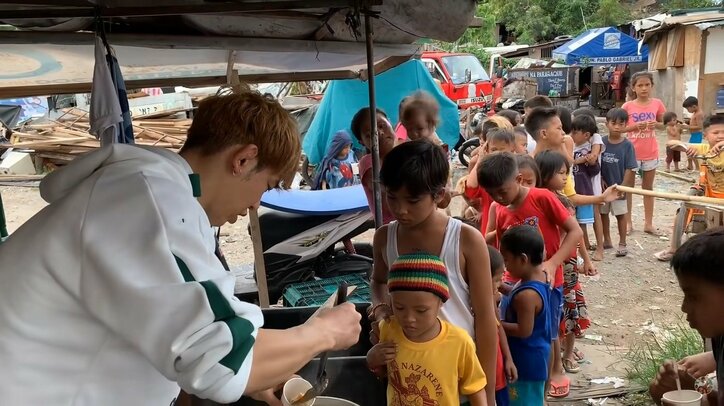 「幼少期、家に帰ると自分のご飯だけが残っていなかった」フィリピンの“ゴミ山”の子どもたちに心を寄せる“破天荒”プロボクサー・中川麦茶の壮絶半生とゴミ山で叶えたい夢