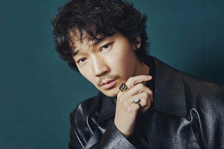 写真・画像】綾野剛が25歳年下の新人・齋藤潤に期待する継承 言葉では