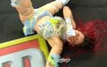 「やめろー！」米マットで日本人女子レスラーが悲痛な叫び W杯で日本中で話題の美女レスラーが“あってはならないもの”で襲撃 「やりすぎ案件」ファン憤り