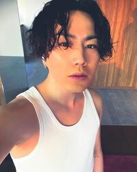 トップ イケメン俳優タンクトップ