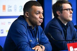 フランス代表新主将を巡る問題に終止符か…エンバぺ「グリーズマンと話した」