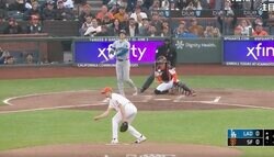 息してる…？ 大谷翔平、特大アーチを打った瞬間に“異変”が起きた…！？ 相手投手の“動き”がヤバすぎると話題に 「動かないw」「可哀想すぎるな」