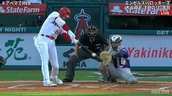 大谷翔平、抜群の打球速度で“シフト破壊” 1打席目から激狭の一、二塁間抜くヒット
