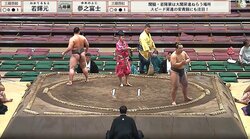 土俵上で「ん？」力士が赤面の“うっかり”珍事 「初めて見た」「なんか可愛いな」ファンほっこり