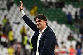 【W杯】クロアチア監督、ベスト4進出決定後の“感謝のお辞儀”に海外注目　「日本の森保監督を彷彿」