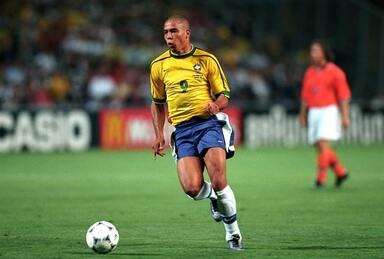 セレソン再びのW杯制覇へ必要な“ロナウドの後継者” 怪物がバロンドールを獲った25年前の輝き