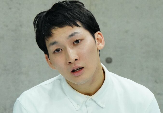 【写真・画像】「カツラやったん！？」若手芸人、カツラを外した姿に千鳥爆笑　1枚目