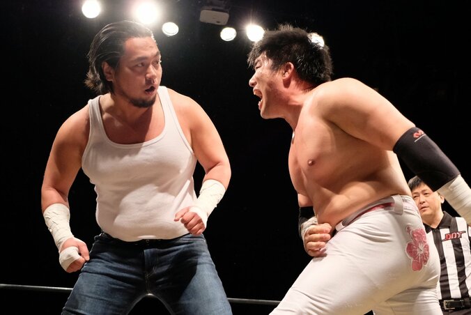 「こいつはプロレスで何も成し遂げられずにやめるんです！」誰よりも愛されたレスラー・鈴木大、涙の引退 1枚目