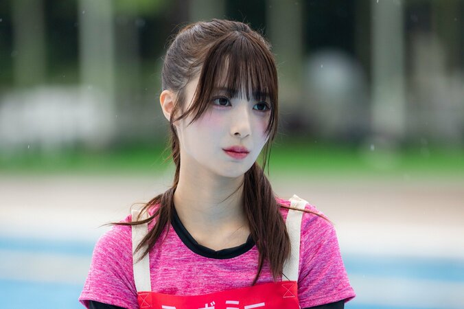 【写真・画像】頭から落水連発！「どんな落ち方やねんw」新人アイドル プールで大暴れに芸人も絶賛　1枚目