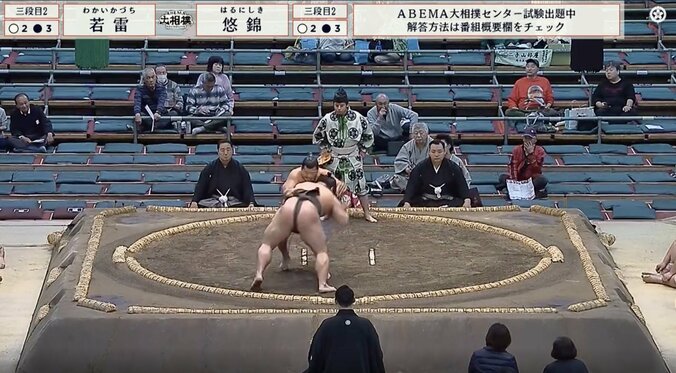 相手力士を「グリングリンした」 くるくる回って土俵にドン「うまい」「すっげ」19歳若手力士に館内どよめきと拍手 2枚目