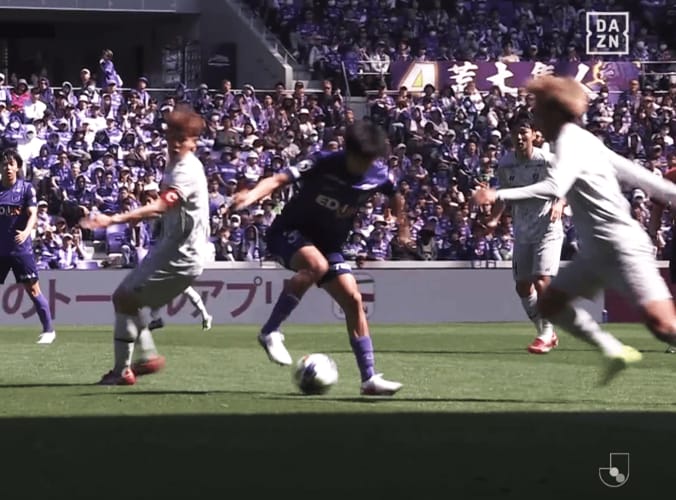 華麗かつ鋭くターンする中島洋太朗