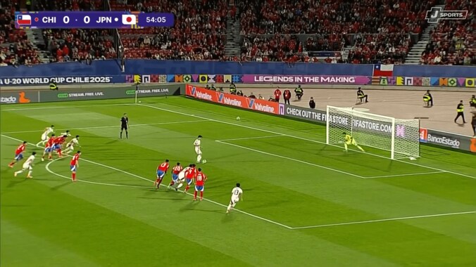 信じられない！ 日本代表キャプテンが“ど真ん中チップキック”の衝撃PK「強心臓すぎる」「もうセルヒオ・ラモスなのよ」市原吏音が大ブーイングを吹き飛ばす【U-20W杯】 5枚目