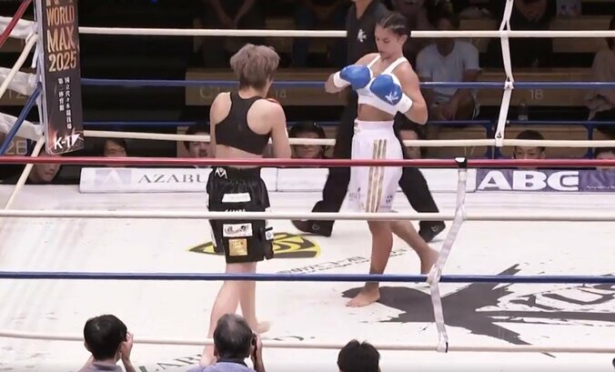 異変に気付くソフィア