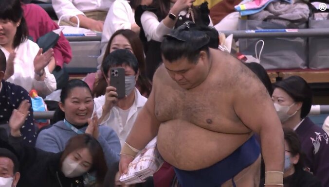 確かに防災グッズになり得る厚みの懸賞の束