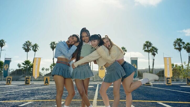 大胆へそ出し衣装で登場した注目の15歳日本人練習生、スパイス・ガールズの名曲をキレキレパフォーマンス「一番目立ってる！」