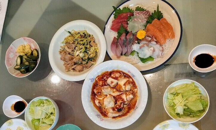 ハイヒールモモコの夫、娘と2人で豪華な夕食を堪能「作りすぎました」