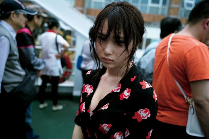 AKB48高橋朱里、1st写真集でランジェリーカットに挑戦「ファンのために頑張りました」