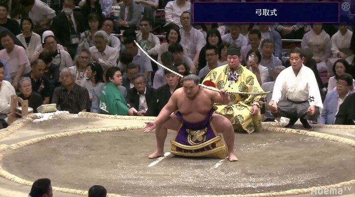 栃ノ心、「3勝23敗」の劣勢を“執念ではねのけ”大関復帰　“昨日の敵”・朝乃山、58年ぶりの快挙を力強く“後押し”