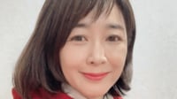 菊池桃子(56)再婚した夫と結婚記念日をお祝い 仲むつまじい夫婦ショットに「ステキなご夫婦」などの反響