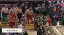 「全身がん？めっちゃイキイキやん」「かっちゃん元気そうでよかった（涙）」大相撲中継に闘病中の高須院長の元気な姿 十両土俵入りでの一コマに反響