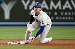 大谷翔平、自身初の40盗塁達成で「40-40」に“王手”　イチロー以来13年ぶり日本選手2人目の快挙　球場から拍手喝采
