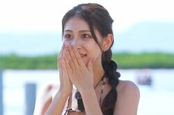 身長171cmの21歳K-1ラウンドガール、美ボディ際立つ超ミニワンピース姿に絶賛の声「まじでスタイルいいなぁ」