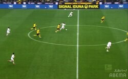 衝撃！ 佐野海舟の“60mぶっちぎりドリブル”に敵ファンも驚愕「ドルトムントに来てくれ」「バケモノすぎる…」「ちょっとレベルが違う」圧巻のスピード＆パワーで爆走した瞬間