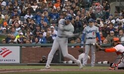 衝撃映像！大谷翔平、中継カメラがとらえたヤバすぎる瞬間　特大アーチで見せた“目の動き”にファン騒然 「めっちゃ見てる」「これでスイングが間に合うとか異常」