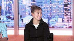 “美腹筋”オフショでも話題 フットサル女子日本代表がスカートひらり！？“大車輪”披露に元プロサッカー選手「俺より巧い」