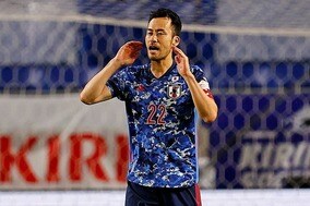 「なぜ滑ってしまった…」「致命的な判断ミス」日本代表、吉田麻也のPK献上で痛恨の失点。ファンからは厳しい声