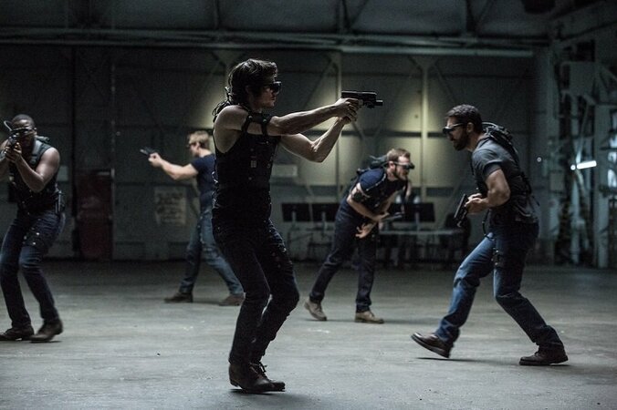 『アメリカン・アサシン』ディラン・オブライエン＆マイケル・キートンの2ショットインタビュー映像公開 3枚目