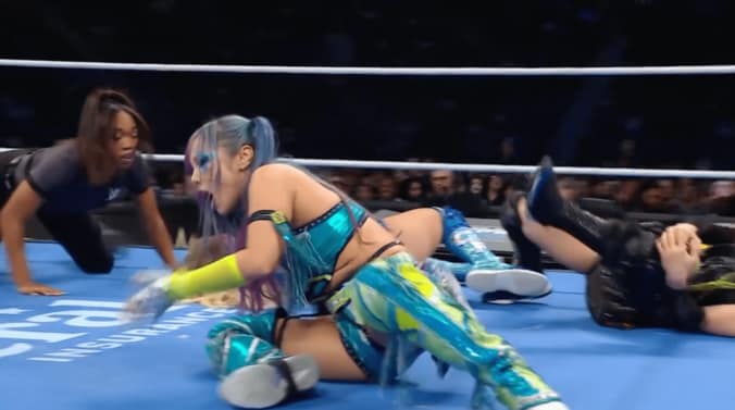 大技に自身も険しい顔