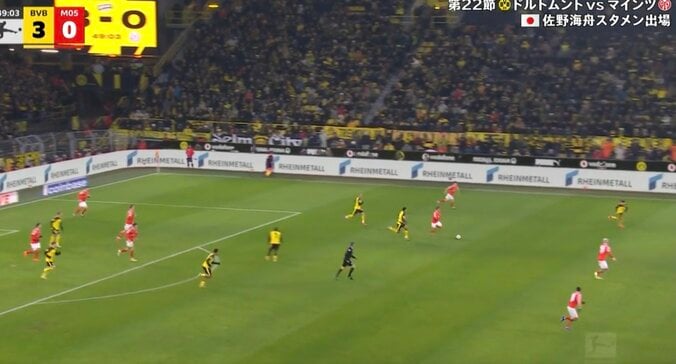 「推進力エグい」佐野海舟、目を疑う“まさかの光景”「パワー！」「海舟最高だわ」ファウルでしか止められない“パワフルキャリー” 2枚目