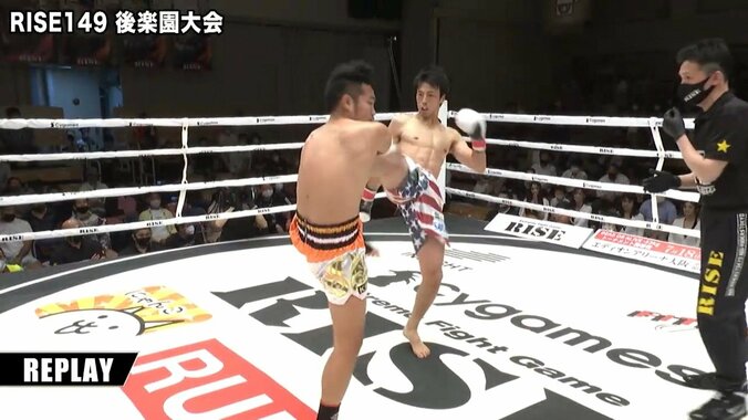 格闘系YouTuber、ガード“不可能”な蹴りで秒殺KO 「顔面に三日月はエグい」視聴者騒然 1枚目